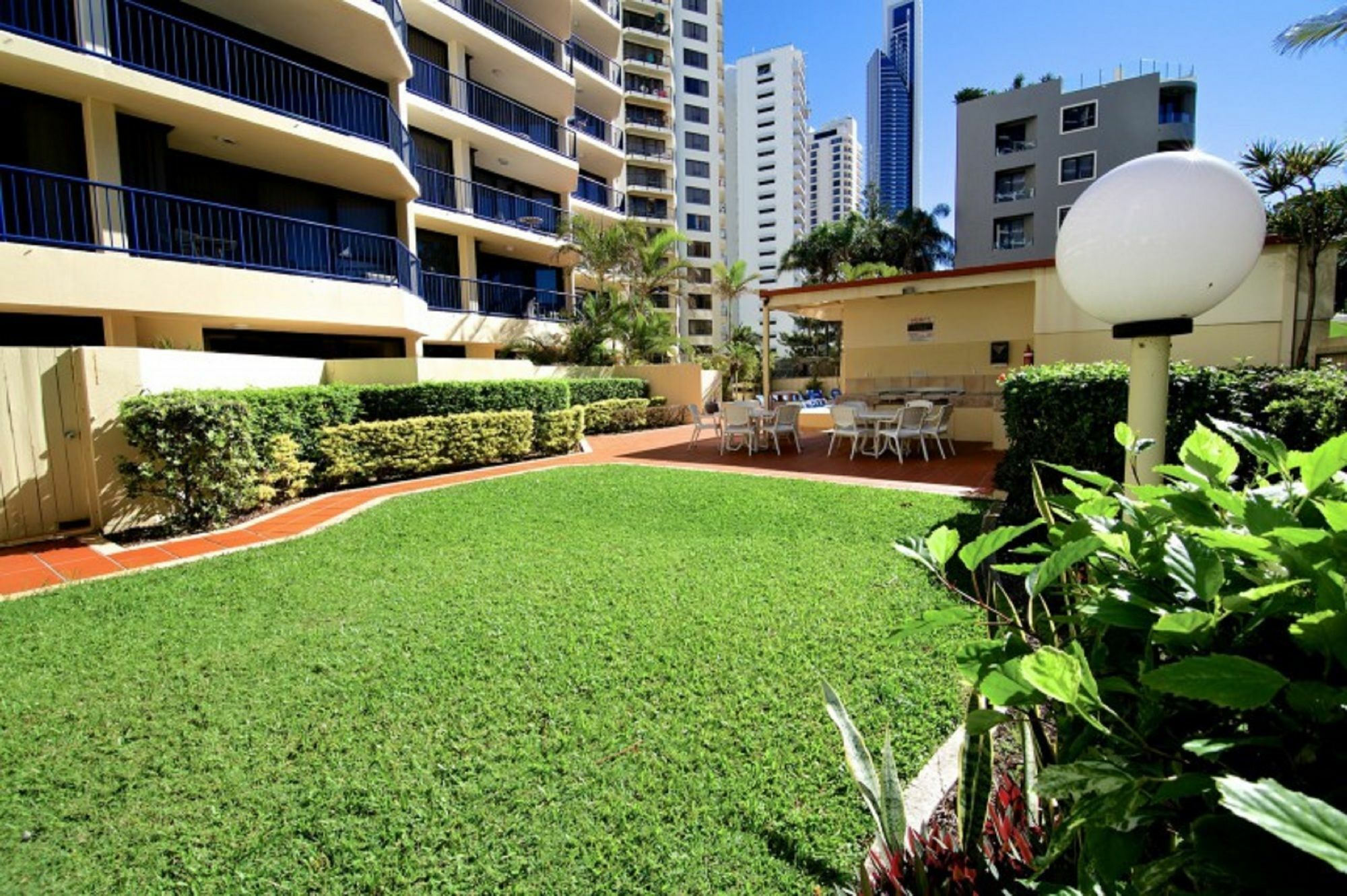 Surf Regency Aparthotel Gold Coast Bagian luar foto